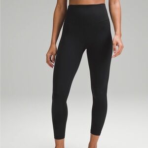 Black Lululemon 25” Align leggings
